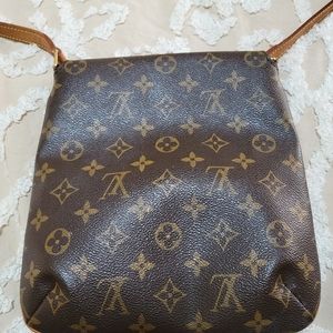 100% authentic Vintage Louis vuitton crossbody bag